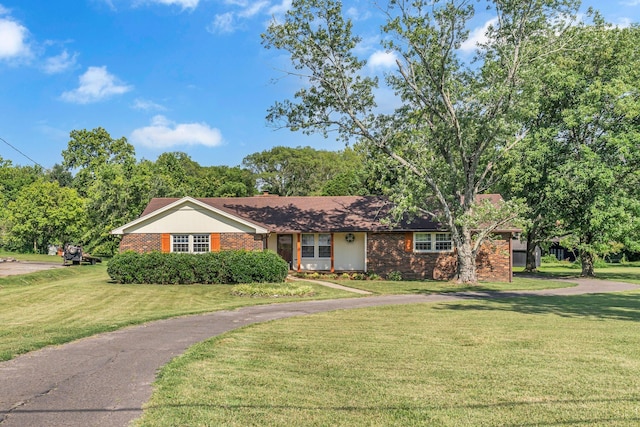 4043 Marydale Dr, Nashville, TN 37207 - single story home featuring brick siding and a front lawn