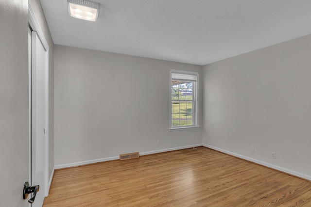 4043 Marydale Dr, Nashville, TN 37207 - unfurnished room featuring visible vents, light wood-style flooring, and baseboards