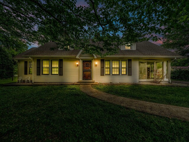 609 W Main St, Waverly, TN 37185 - ranch-style home featuring a yard