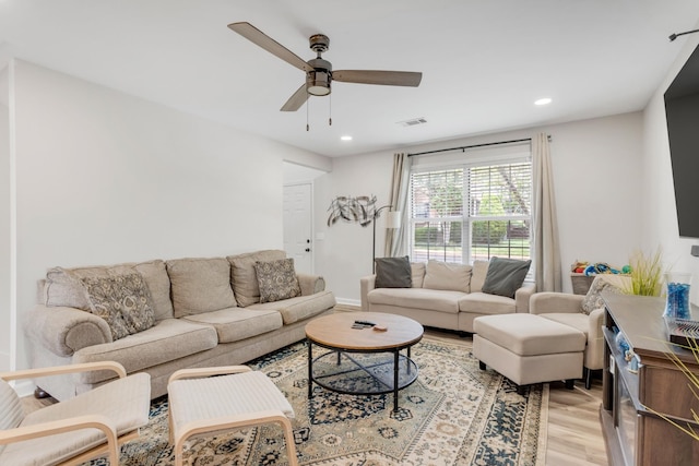 living room featuring visible vents, recessed lighting, light wood-style flooring, and ceiling fan