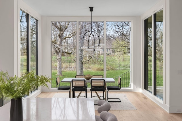 6120 Bresslyn Rd, Nashville, TN 37205 - sunroom with a chandelier