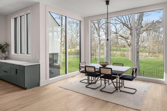 6120 Bresslyn Rd, Nashville, TN 37205 - sunroom with plenty of natural light