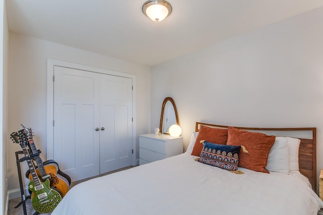 bedroom with a closet