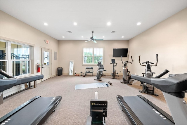 exercise area with baseboards, a ceiling fan, visible vents, and recessed lighting