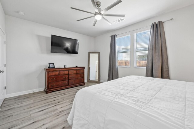 4326 Bomeadows Dr, Murfreesboro, TN 37128 - bedroom featuring visible vents, a ceiling fan, baseboards, and light wood-type flooring