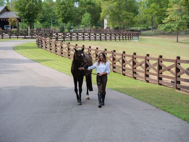 5715 Greenbrier Rd, Franklin, TN 37064 - view of property's community featuring a yard and fence