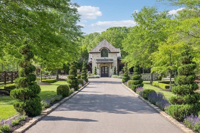 5715 Greenbrier Rd, Franklin, TN 37064 - surrounding community featuring fence