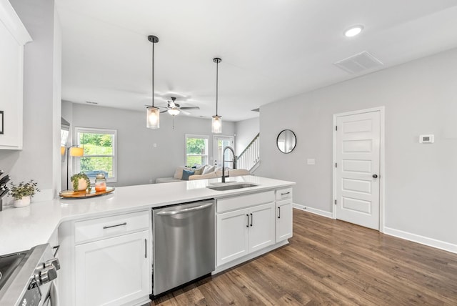 175 Harvard Dr, Gallatin, TN 37066 - kitchen featuring ceiling fan, visible vents, a sink, a peninsula, and stainless steel appliances