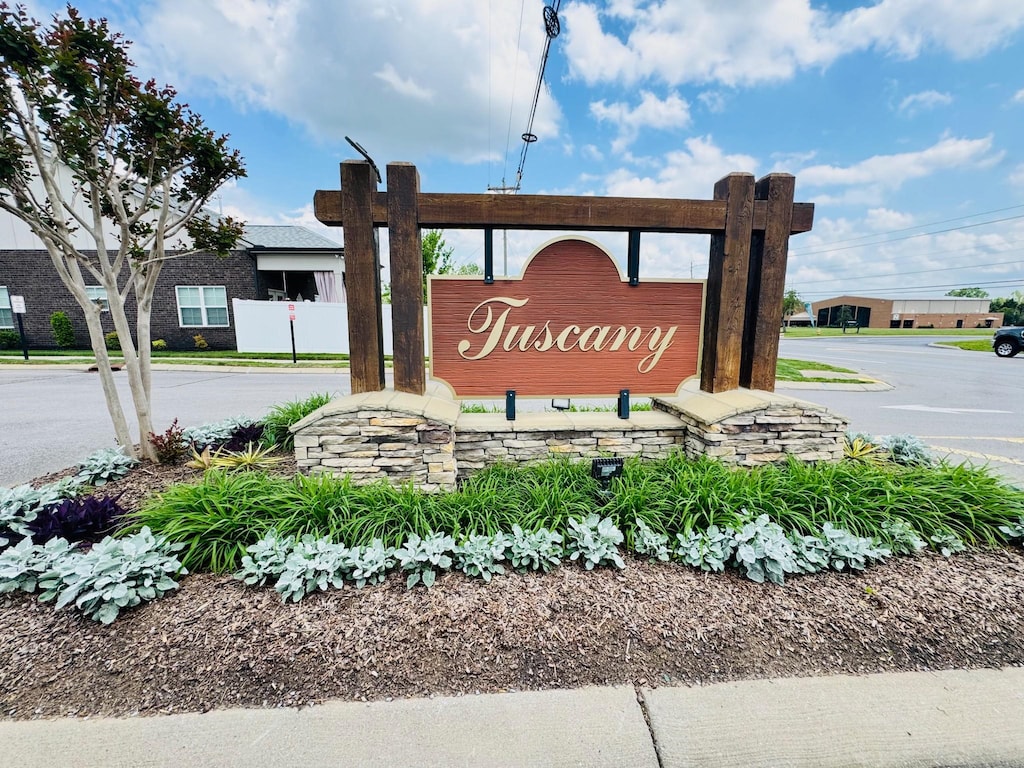 view of community / neighborhood sign