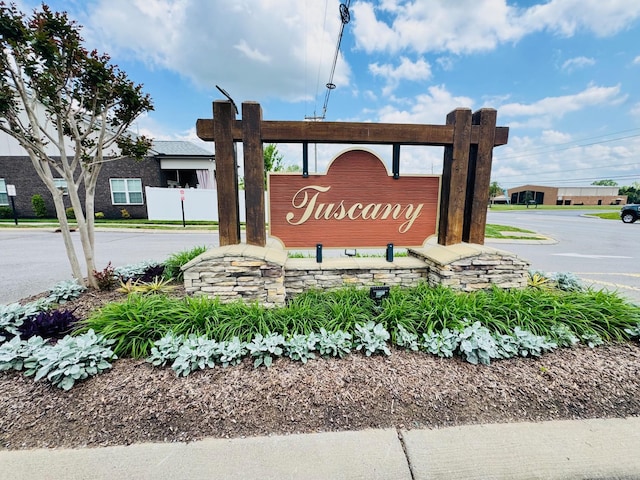 view of community / neighborhood sign