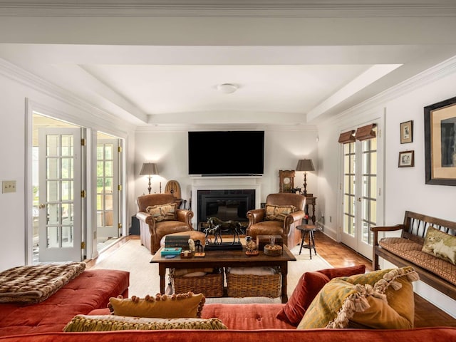 305 Davidson Rd, Nashville, TN 37205 - living room with a glass covered fireplace, a raised ceiling, and plenty of natural light