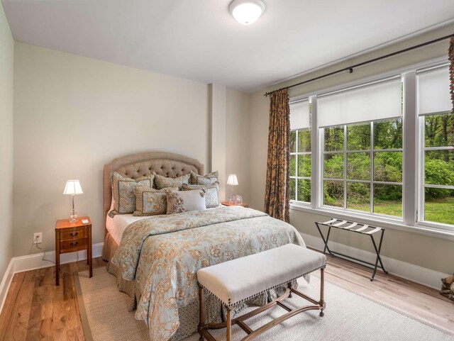 305 Davidson Rd, Nashville, TN 37205 - bedroom with baseboards and light wood-style flooring