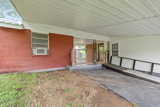 702 1st Ave, Mount Pleasant, TN 38474 - view of patio with covered porch and cooling unit