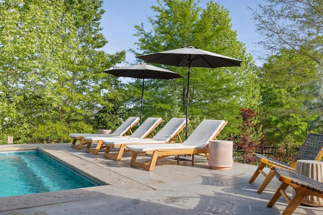 743 Fontwell Ln, Franklin, TN 37064 - outdoor pool with a patio