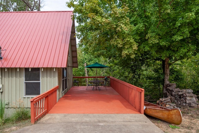4428 Deer Creek Rd, Linden, TN 37096 - deck with outdoor dining space