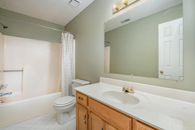 full bathroom featuring visible vents, shower / bath combo, toilet, and vanity