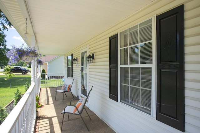 view of patio / terrace with covered porch