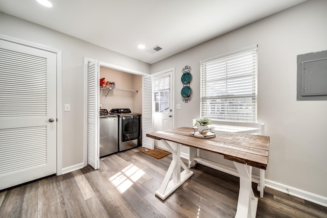 250 Sanders Ferry Rd Unit 4, Hendersonville, TN 37075 - interior space featuring independent washer and dryer, baseboards, wood finished floors, visible vents, and electric panel