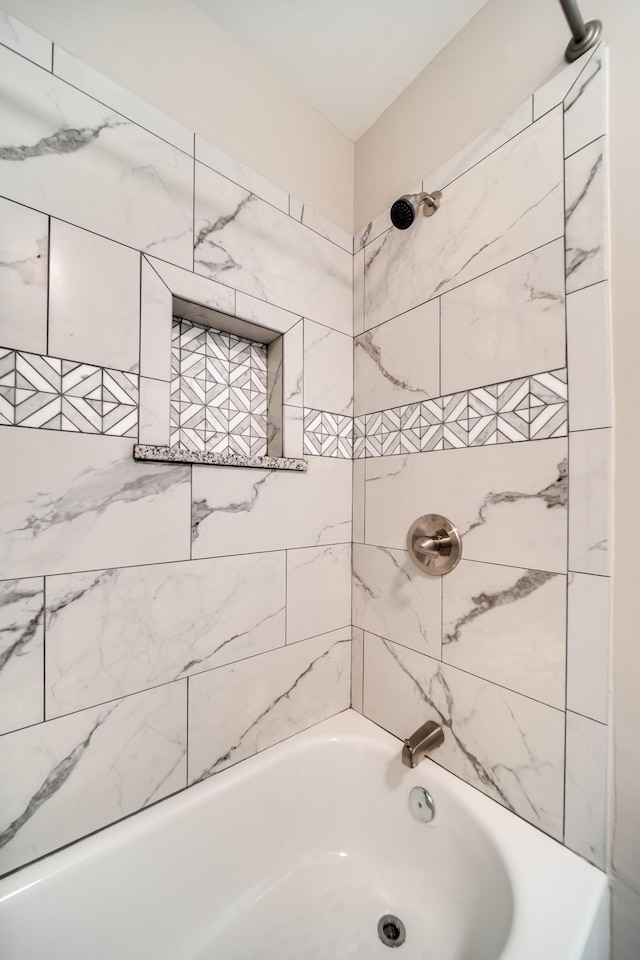 250 Sanders Ferry Rd Unit 4, Hendersonville, TN 37075 - bathroom featuring bathtub / shower combination