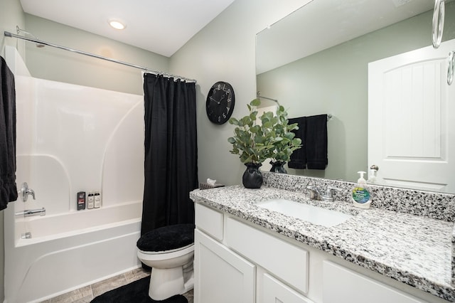 156 Cecil Rd, Lebanon, TN 37087 - full bathroom featuring toilet, shower / bath combo, vanity, and recessed lighting