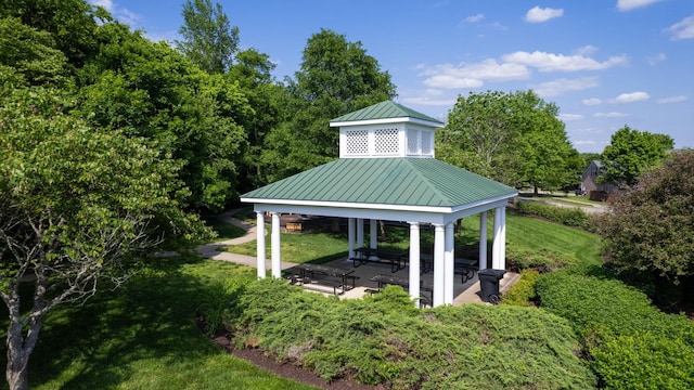 1011 Gatewick Ct, Franklin, TN 37067 - view of green lawn featuring a gazebo, a patio, and view of wooded area