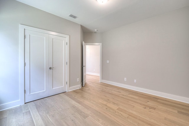 4020 Runyan Cv, Murfreesboro, TN 37127 - unfurnished bedroom featuring light wood-style flooring and a closet
