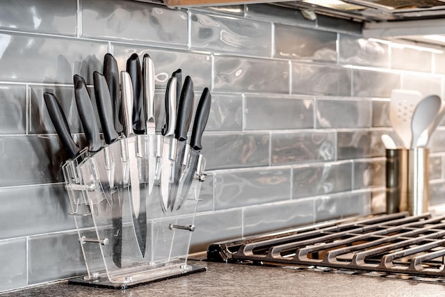 details with decorative backsplash
