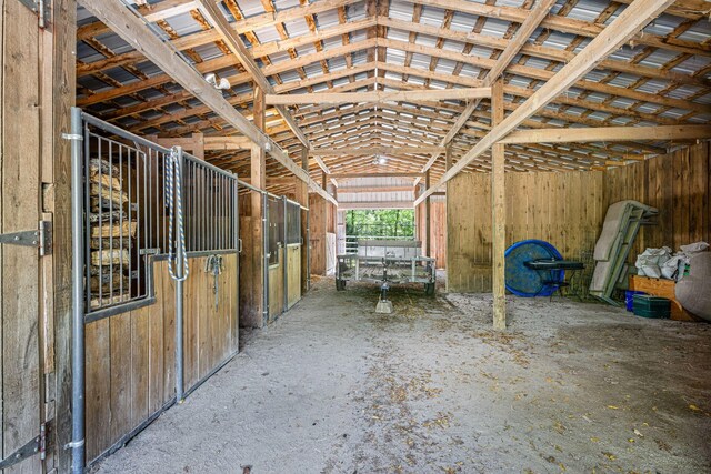 606 Fortner Rd, Mc Ewen, TN 37101 - view of stable