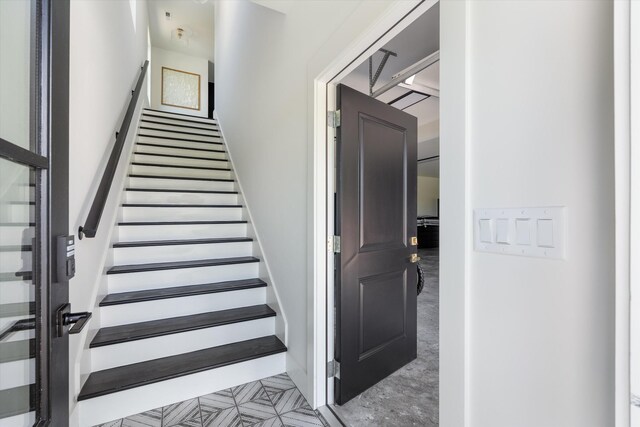7314 Dug Hill Rd, Bon Aqua, TN 37025 - view of stairs