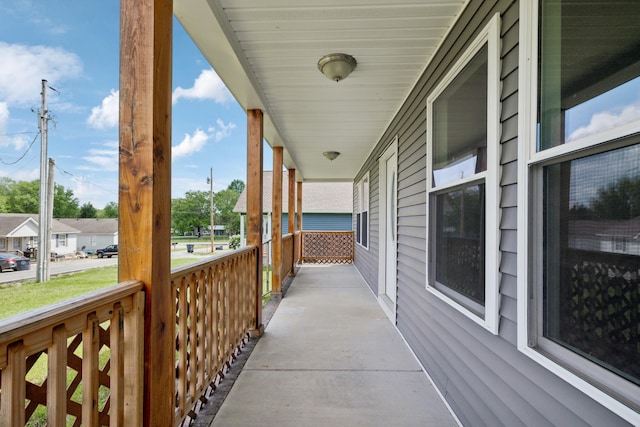605 Poplar St, Lafayette, TN 37083 - balcony with covered porch