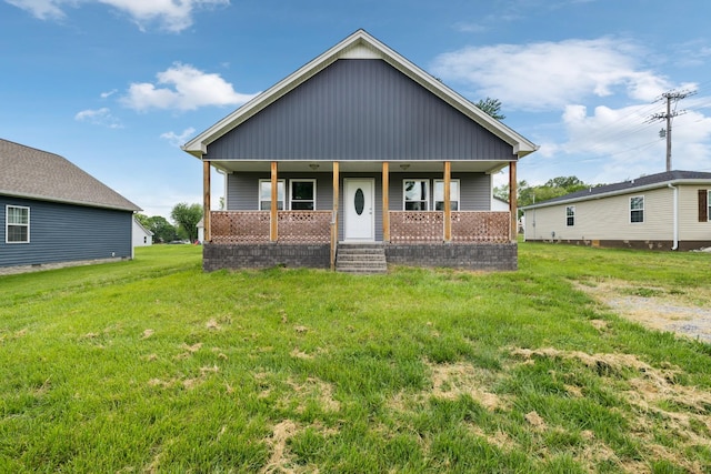 605 Poplar St, Lafayette, TN 37083 - view of front of property featuring a porch and a front lawn
