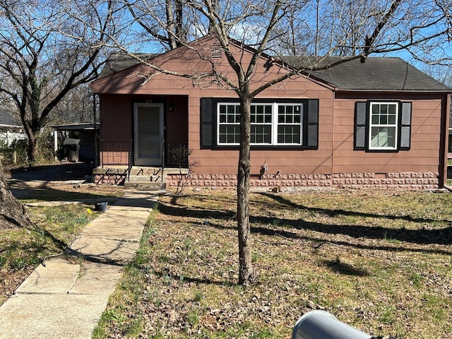 419 Hawkins Ave, Murfreesboro, TN 37130 - view of front of home with roof with shingles, a front yard, and crawl space