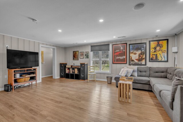 2075 Buttrey Rd, Bon Aqua, TN 37025 - living room featuring visible vents, crown molding, wood finished floors, baseboards, and recessed lighting