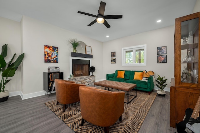231 Wolf Ridge Ln, Lynchburg, TN 37352 - living room featuring dark wood-type flooring, recessed lighting, baseboards, and ceiling fan