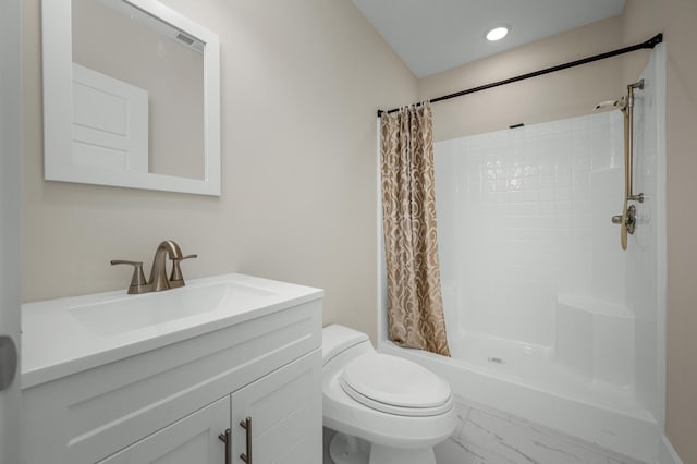 231 Wolf Ridge Ln, Lynchburg, TN 37352 - full bath featuring vanity, marble finish floor, toilet, a shower with shower curtain, and recessed lighting