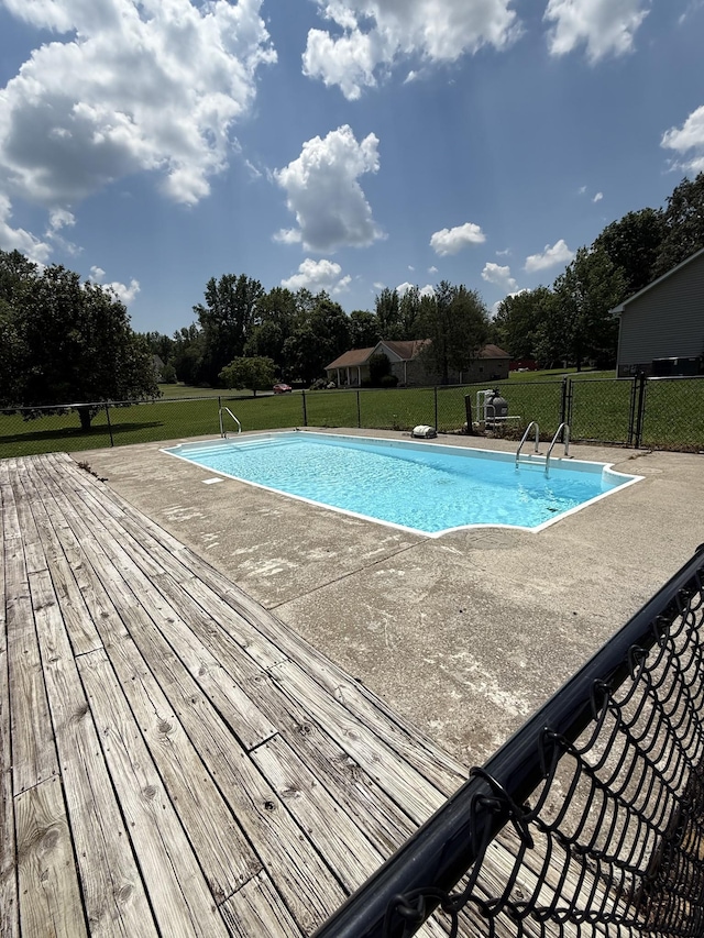 3671 Apache Trl, Springfield, TN 37172 - view of swimming pool with a patio area and view of scattered trees