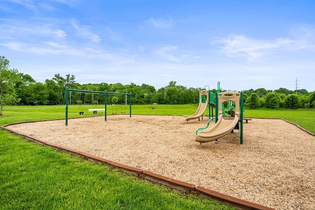 1006 Grider Dr, Gallatin, TN 37066 - community jungle gym with a yard and view of wooded area