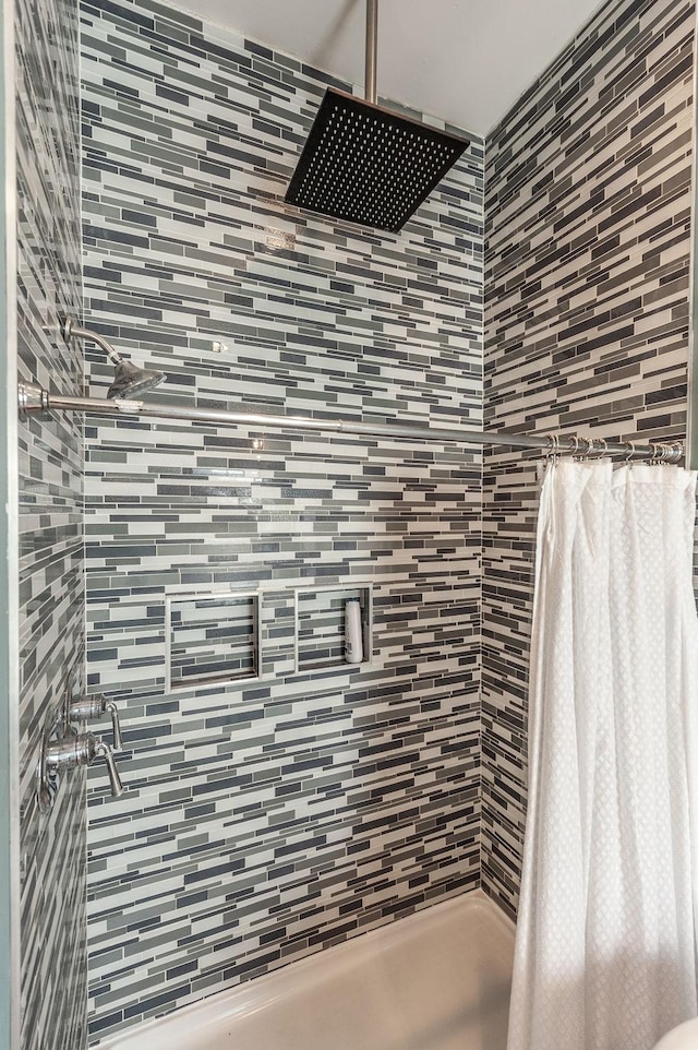 108 High St, Portland, TN 37148 - bathroom featuring a tile shower