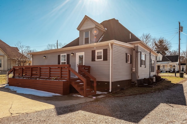 108 High St, Portland, TN 37148 - view of front of home with a deck
