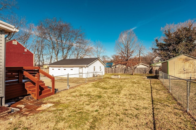 108 High St, Portland, TN 37148 - view of yard featuring a detached garage
