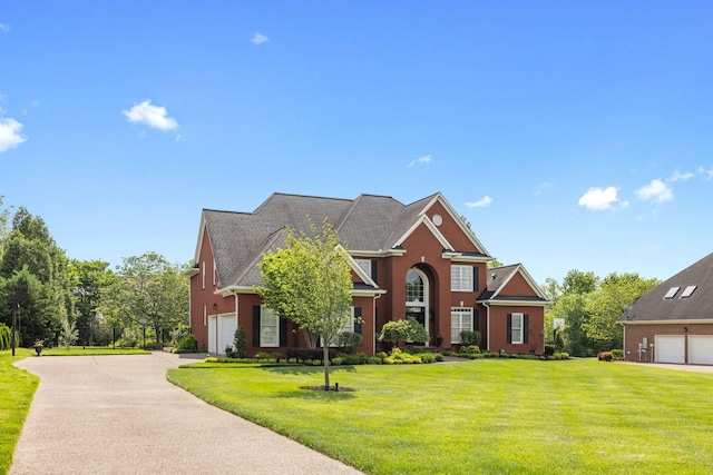 view of front facade with a front lawn