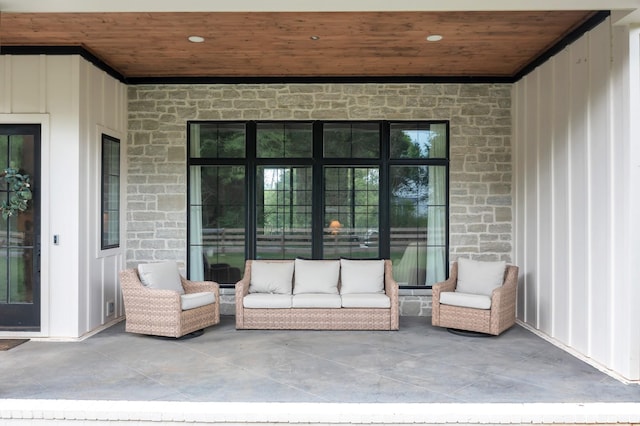 view of patio / terrace featuring an outdoor hangout area