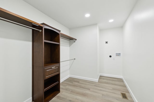 208 Linger Ln, Lebanon, TN 37087 - spacious closet featuring light wood-style floors