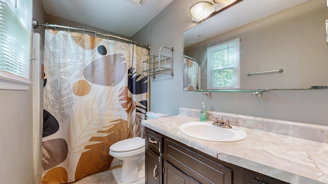 340 Jackson Rd, Clarksville, TN 37042 - full bathroom featuring vanity, a shower with shower curtain, and toilet