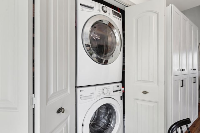 557 Skyview Dr, Ashland City, TN 37015 - laundry area featuring laundry area and stacked washer / dryer
