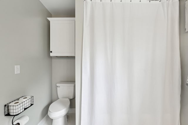557 Skyview Dr, Ashland City, TN 37015 - bathroom with toilet and baseboards
