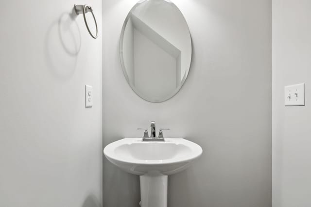 100 Bergen Dr, Spring Hill, TN 37174 - bathroom featuring a sink