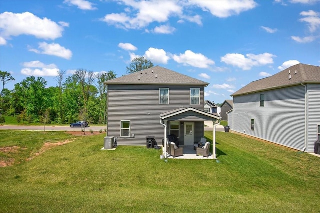 3294 Holiday Ln, Columbia, TN 38401 - back of property featuring a lawn and a patio area