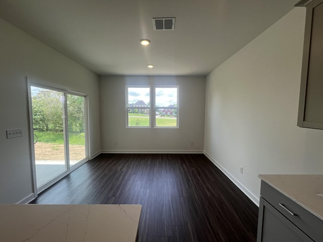 1603 Burlwood Ct, Murfreesboro, TN 37129 - unfurnished dining area featuring baseboards, plenty of natural light, dark wood-style flooring, and recessed lighting