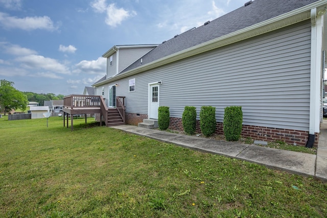 846 Todd Ave, Lewisburg, TN 37091 - back of property featuring a shingled roof, crawl space, a yard, and a deck